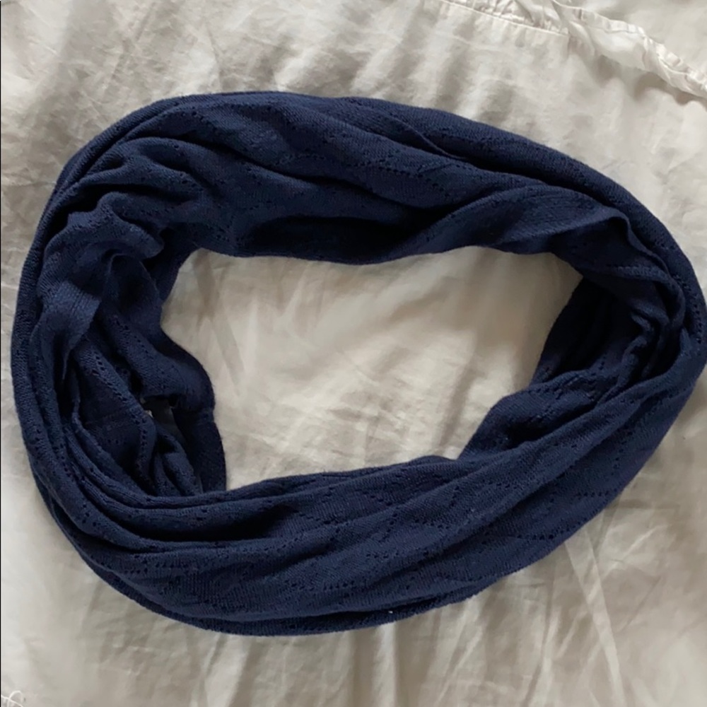Tommy Hilfiger scarf